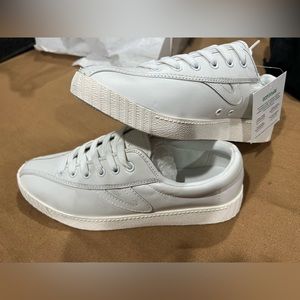 Tretorn White leather sneakers 7M New